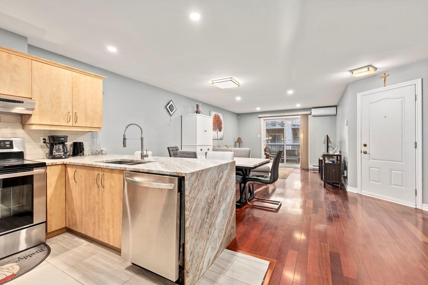 Cuisine - 102-3430 Boul. Pie-Ix, Laval (Duvernay), QC - Indoor Photo Showing Kitchen