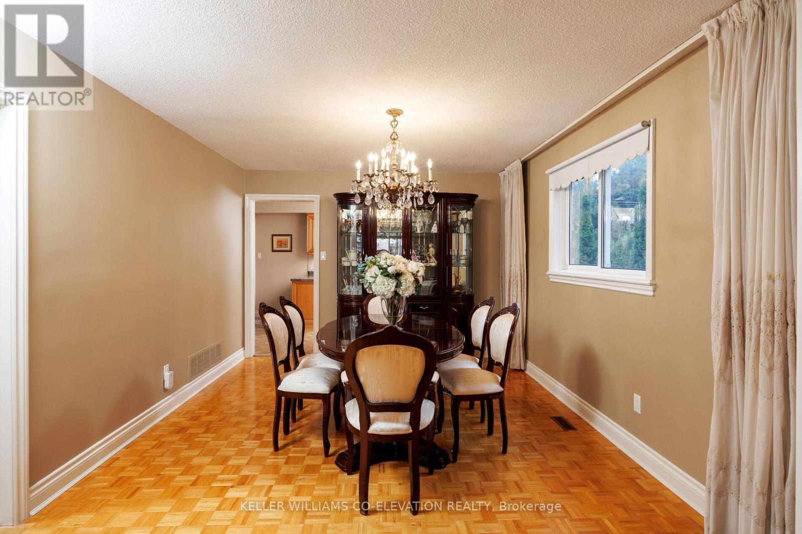 73 Queenston Crescent, Vaughan, ON - Indoor Photo Showing Dining Room
