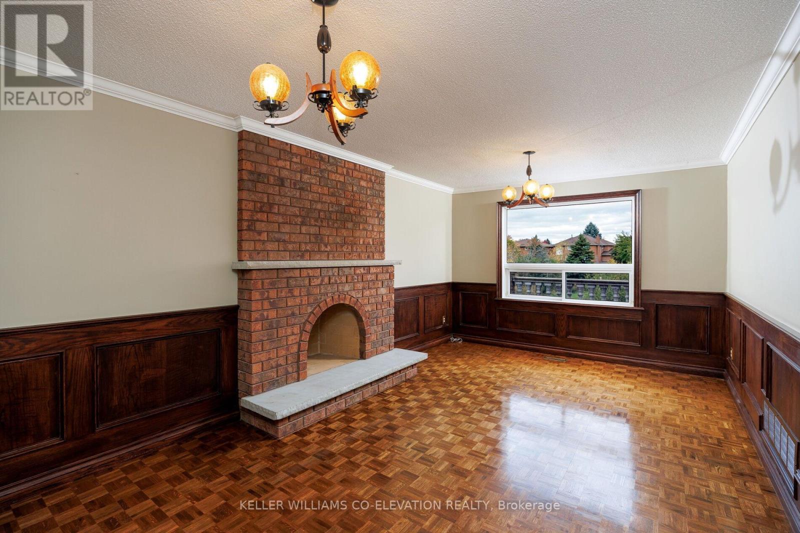 73 Queenston Crescent, Vaughan, ON - Indoor With Fireplace