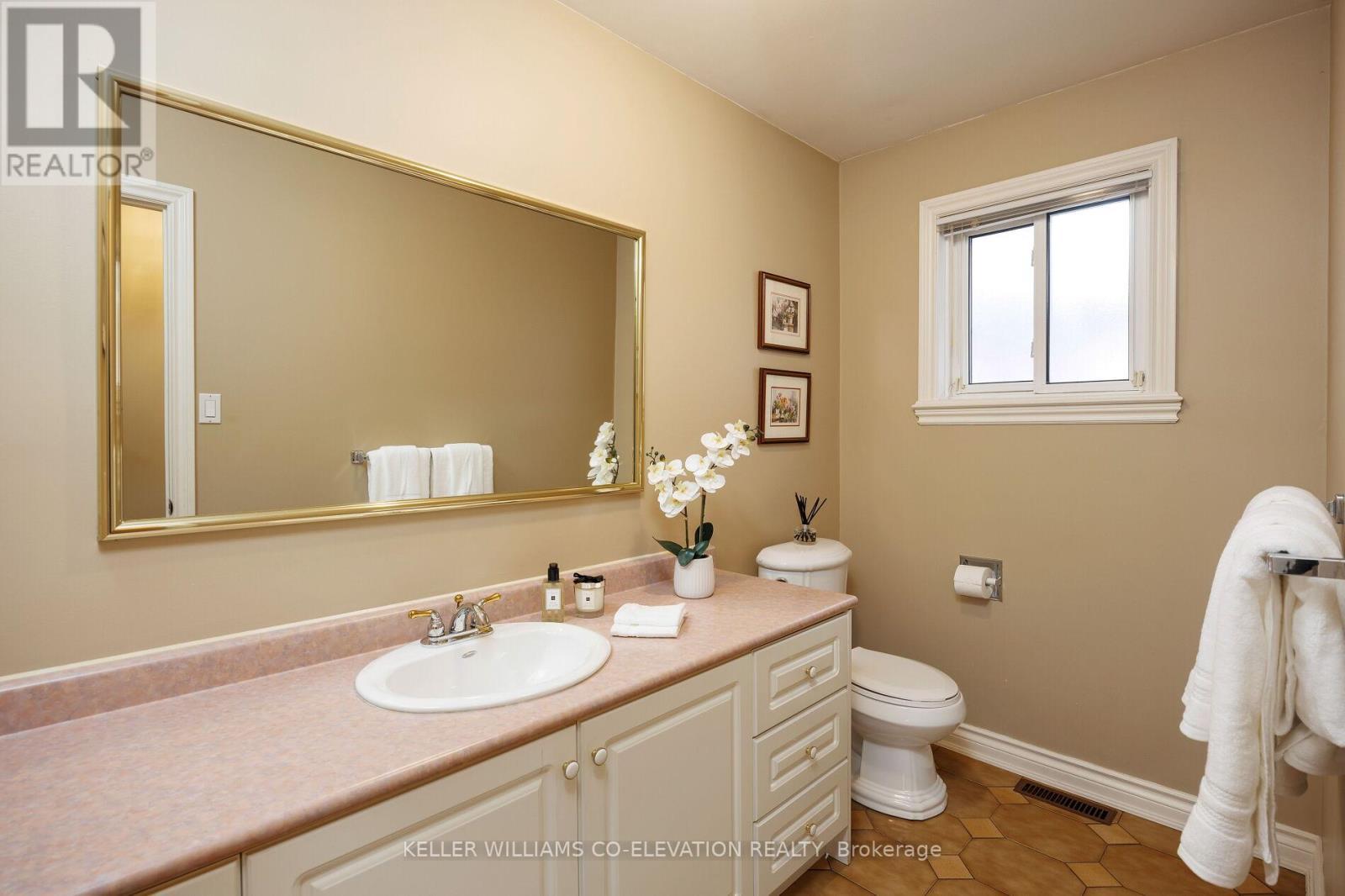 73 Queenston Crescent, Vaughan, ON - Indoor Photo Showing Bathroom