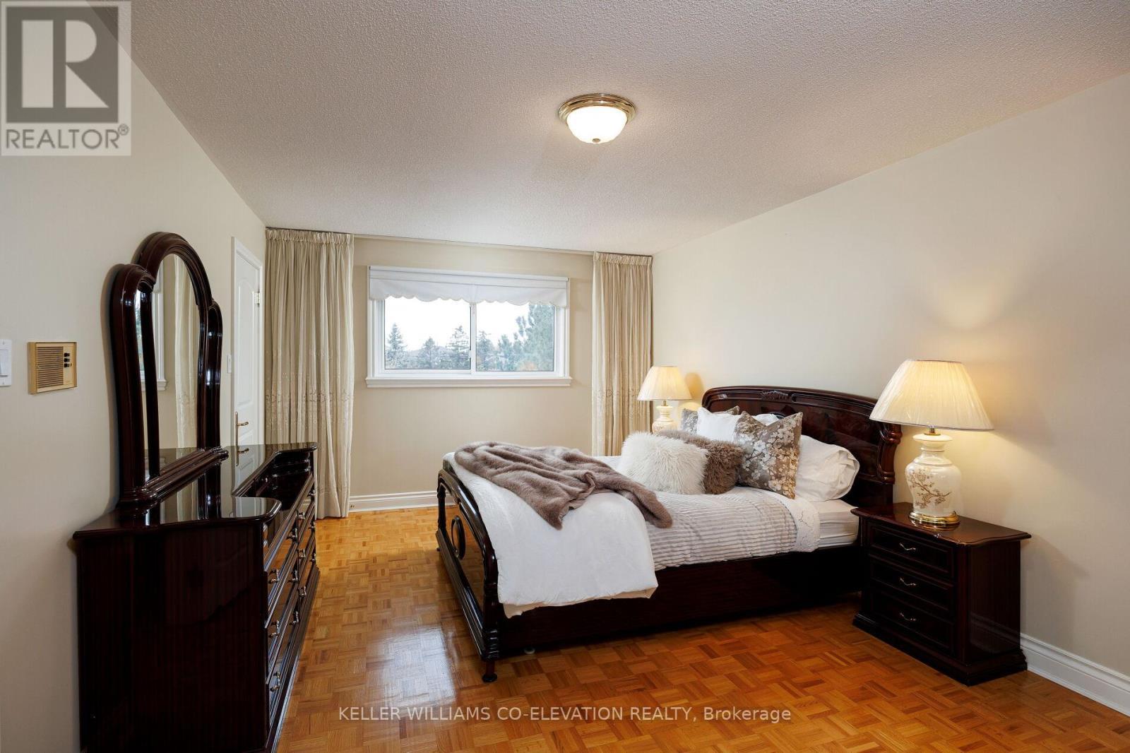 73 Queenston Crescent, Vaughan, ON - Indoor Photo Showing Bedroom