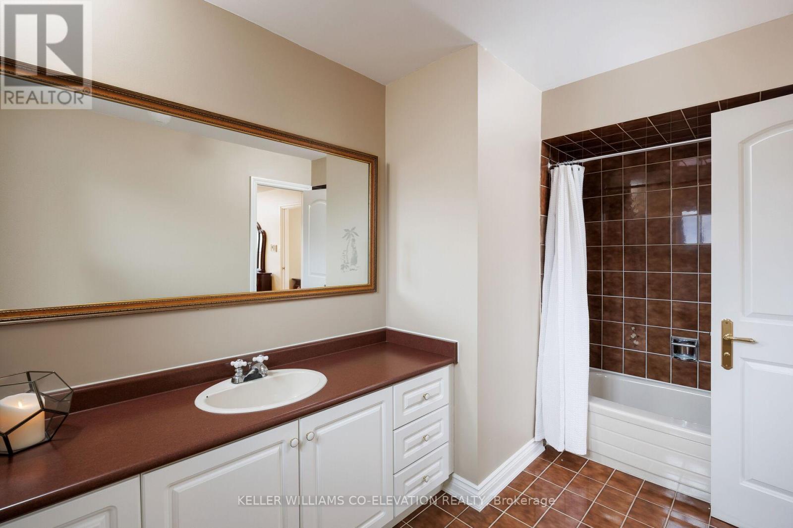 73 Queenston Crescent, Vaughan, ON - Indoor Photo Showing Bathroom