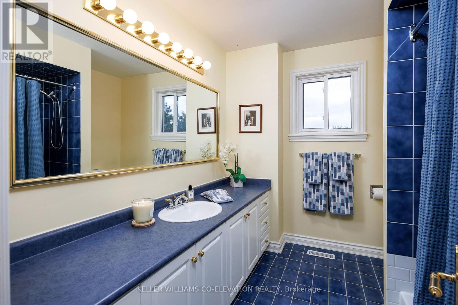 73 Queenston Crescent, Vaughan, ON - Indoor Photo Showing Bathroom
