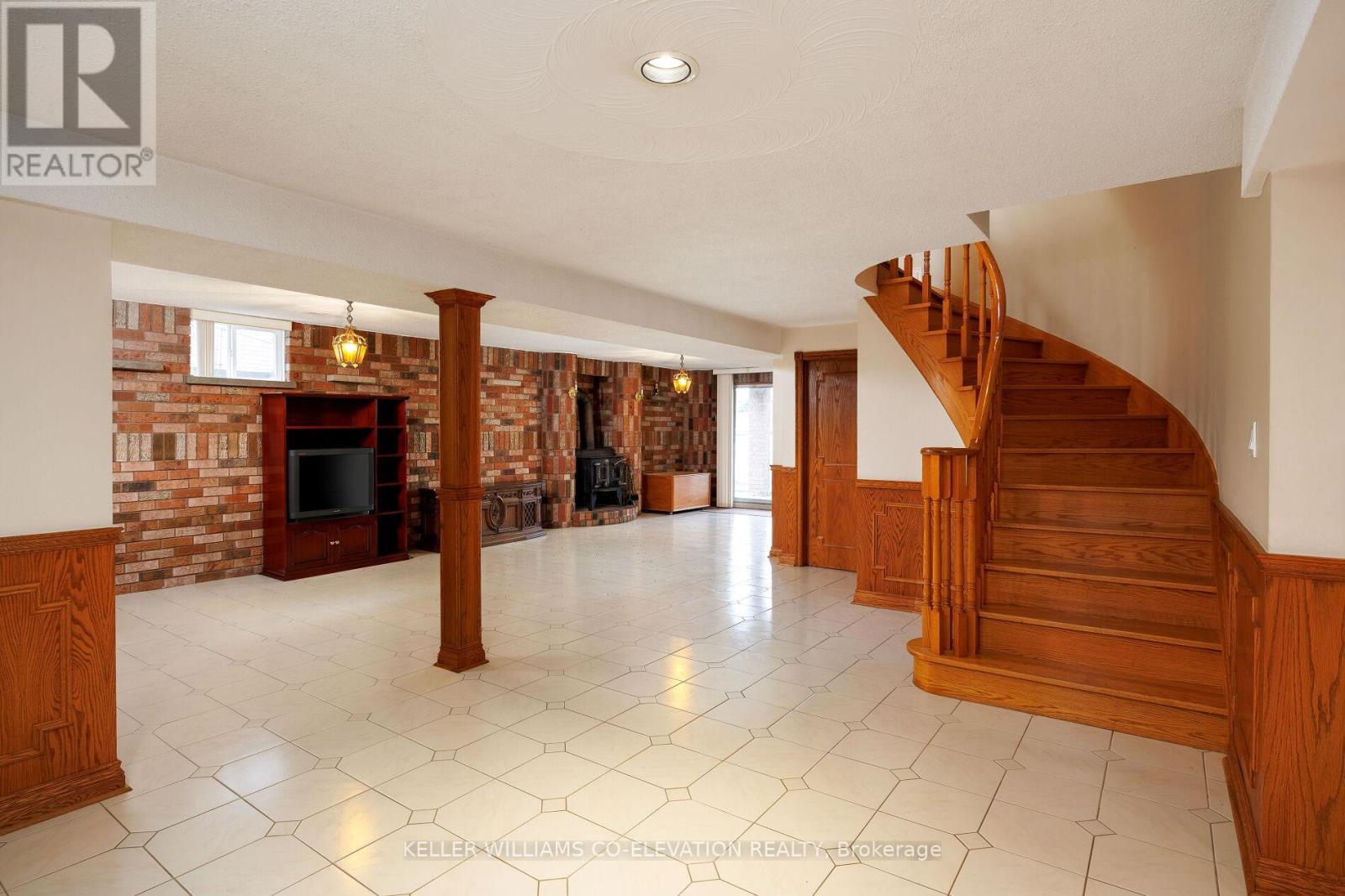 73 Queenston Crescent, Vaughan, ON - Indoor Photo Showing Other Room