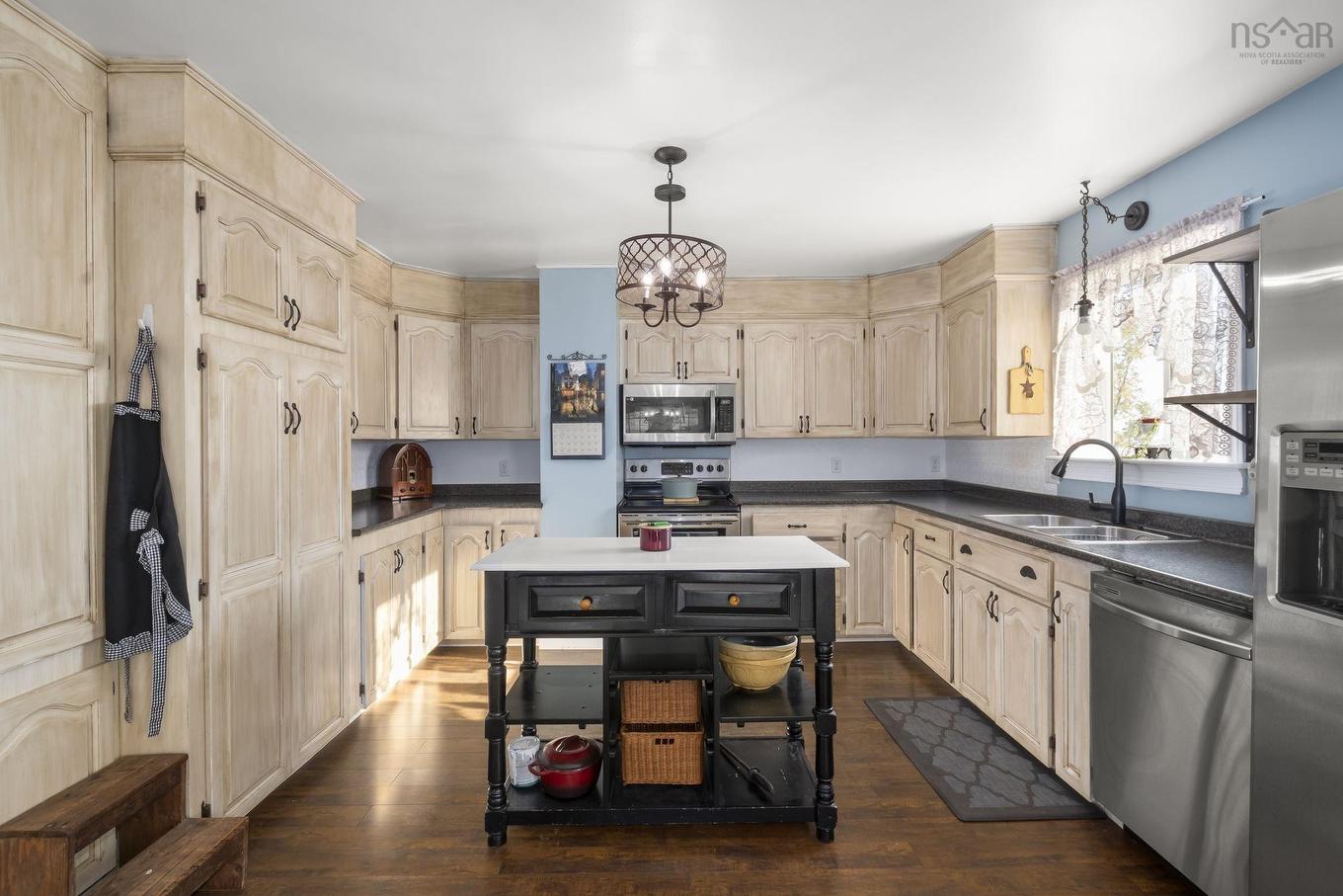 25 Maple Avenue, Hantsport, NS