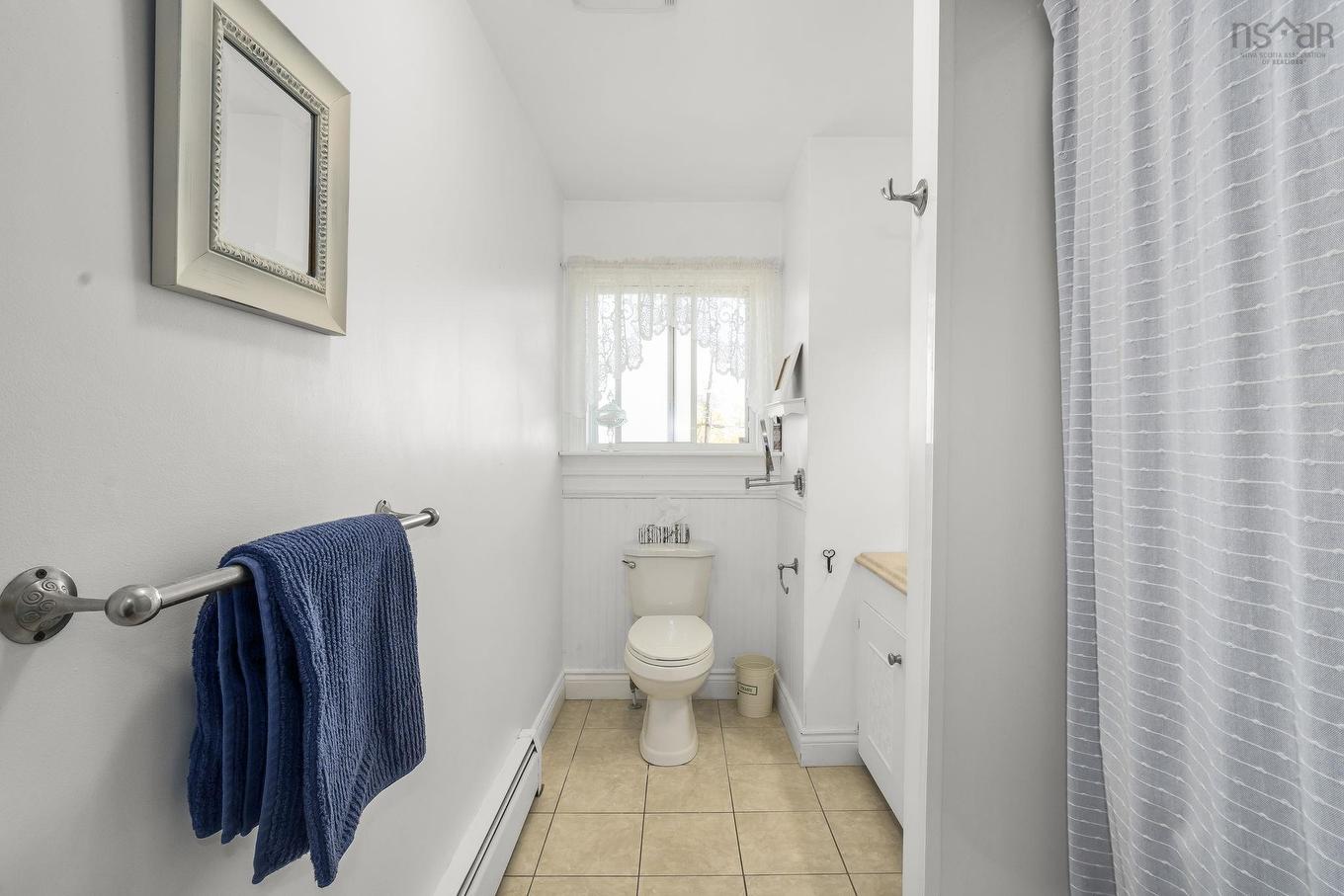 25 Maple Avenue, Hantsport, NS