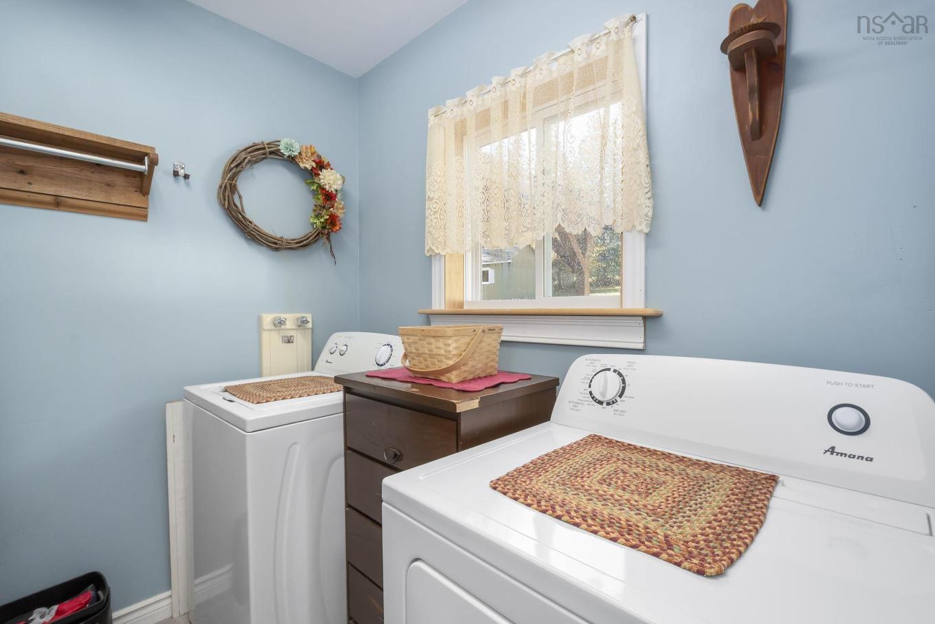 25 Maple Avenue, Hantsport, NS