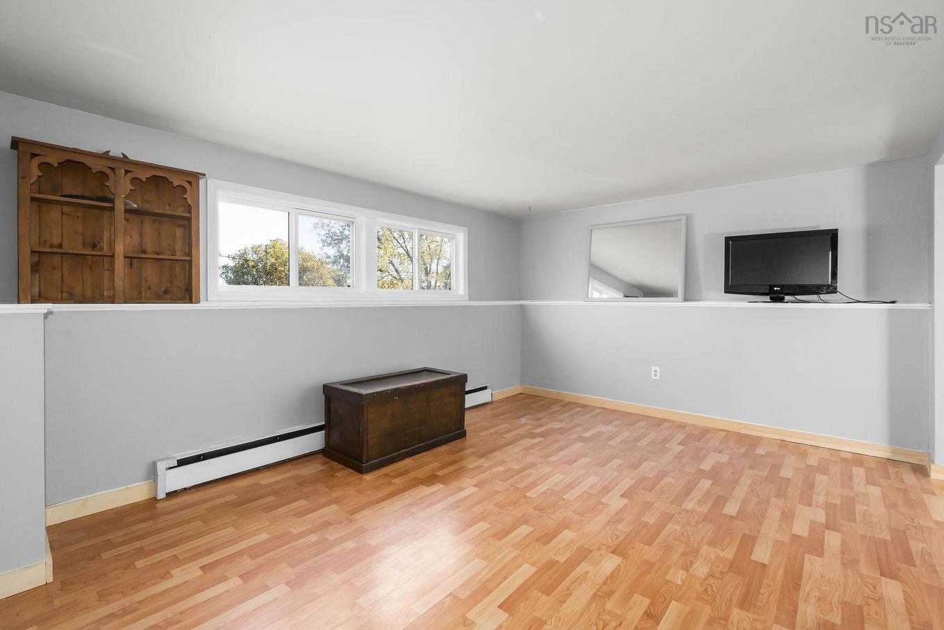 25 Maple Avenue, Hantsport, NS