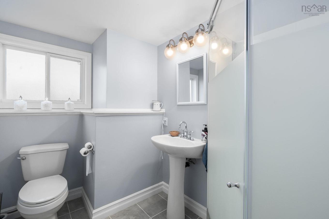 25 Maple Avenue, Hantsport, NS