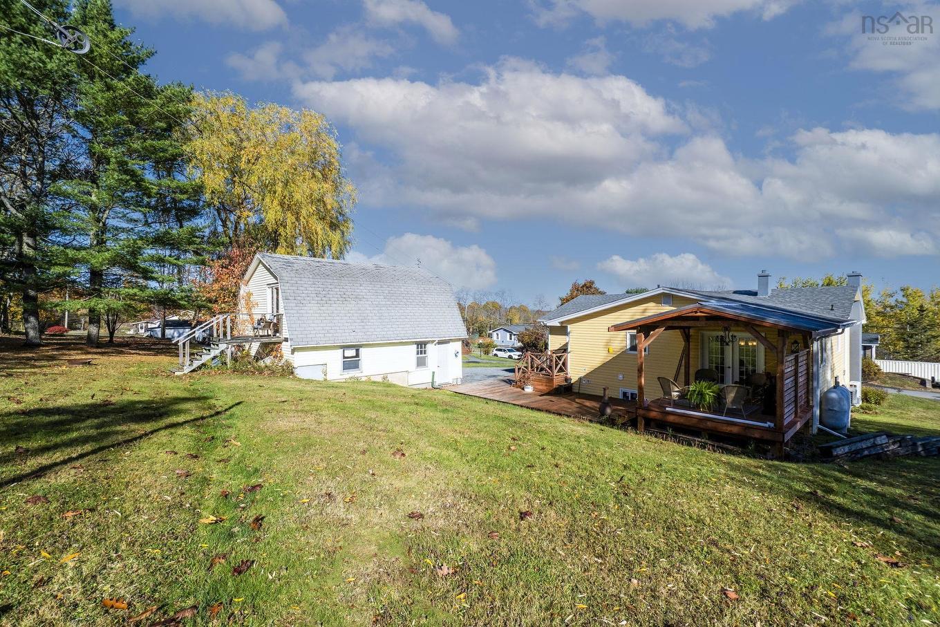 25 Maple Avenue, Hantsport, NS