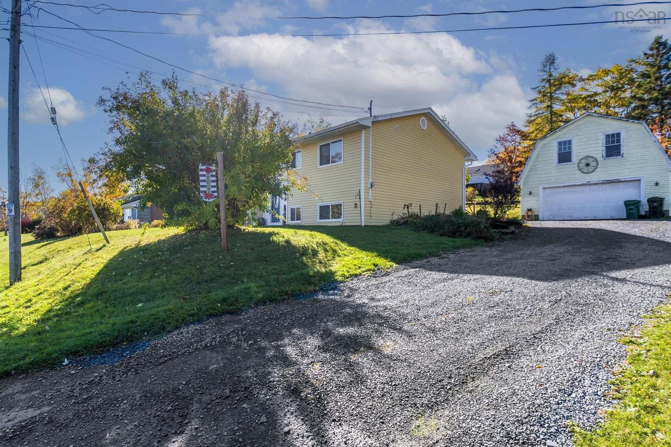 25 Maple Avenue, Hantsport, NS