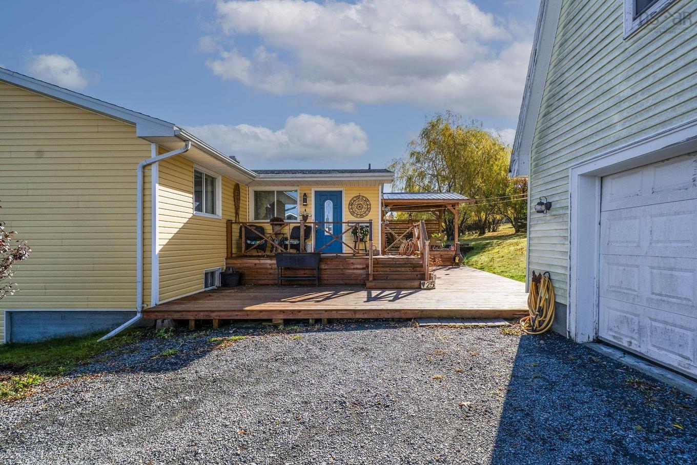 25 Maple Avenue, Hantsport, NS