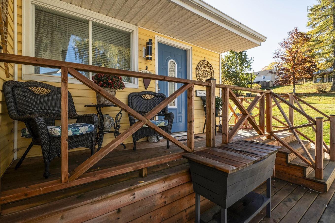 25 Maple Avenue, Hantsport, NS