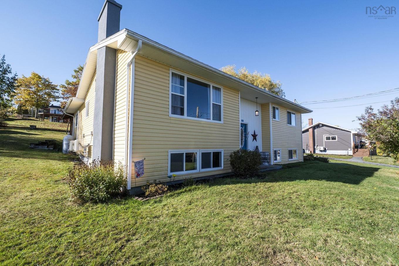 25 Maple Avenue, Hantsport, NS