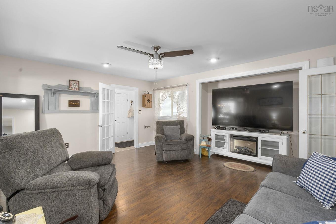 25 Maple Avenue, Hantsport, NS