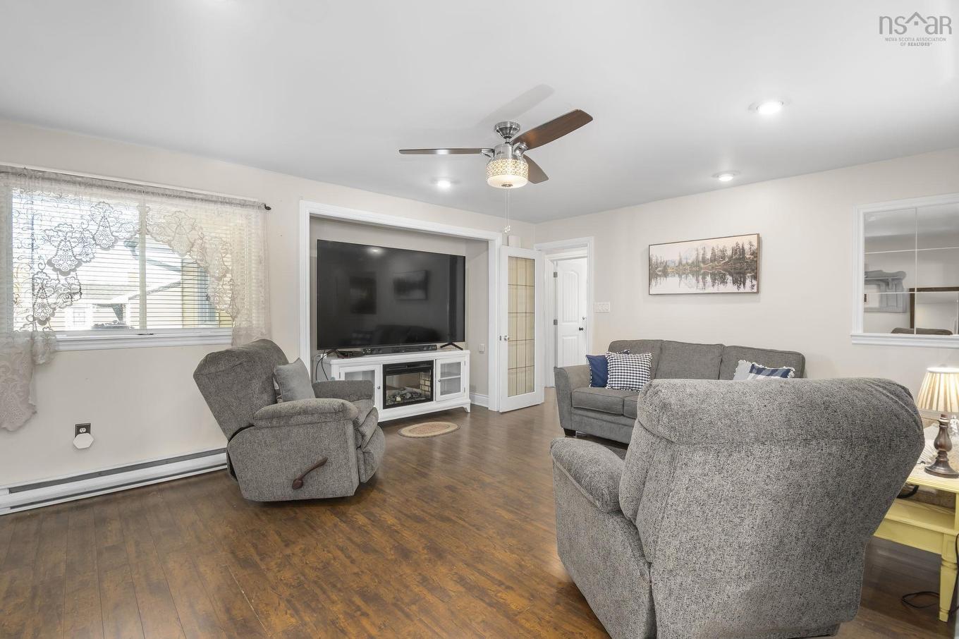 25 Maple Avenue, Hantsport, NS