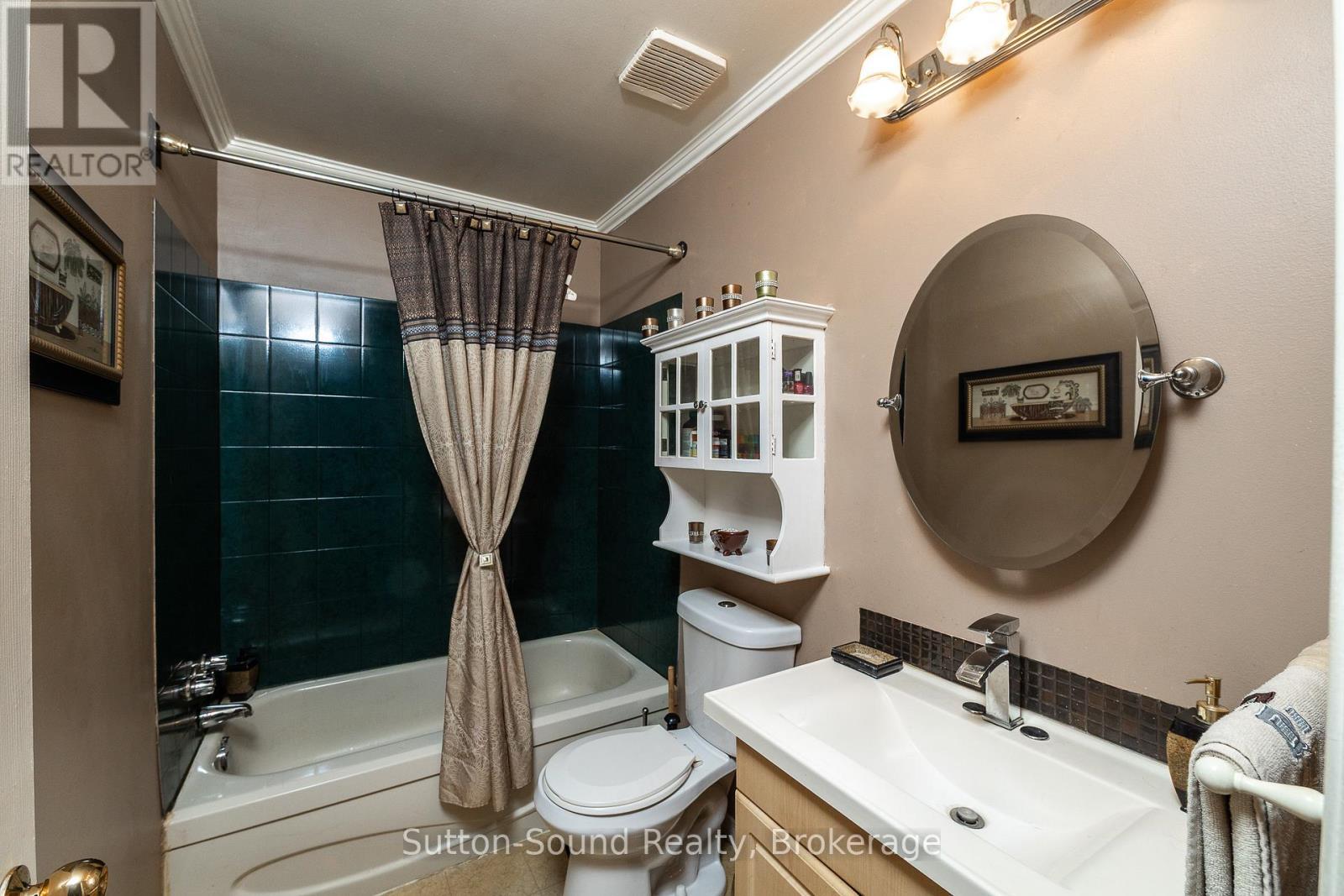 143659 15 Side Road E, Meaford, ON - Indoor Photo Showing Bathroom