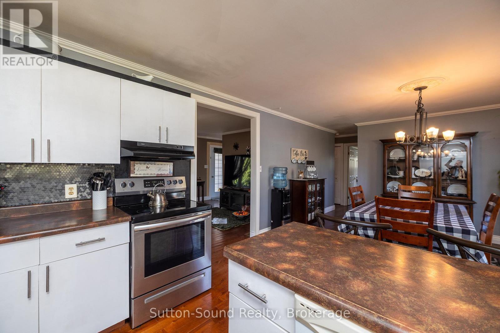 143659 15 Side Road E, Meaford, ON - Indoor Photo Showing Kitchen