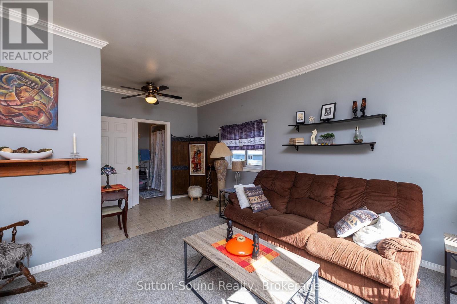143659 15 Side Road E, Meaford, ON - Indoor Photo Showing Living Room