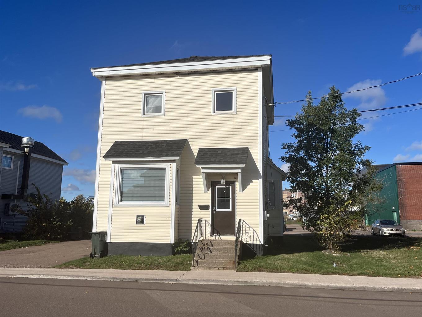 14 Prince Arthur Street, Amherst, NS