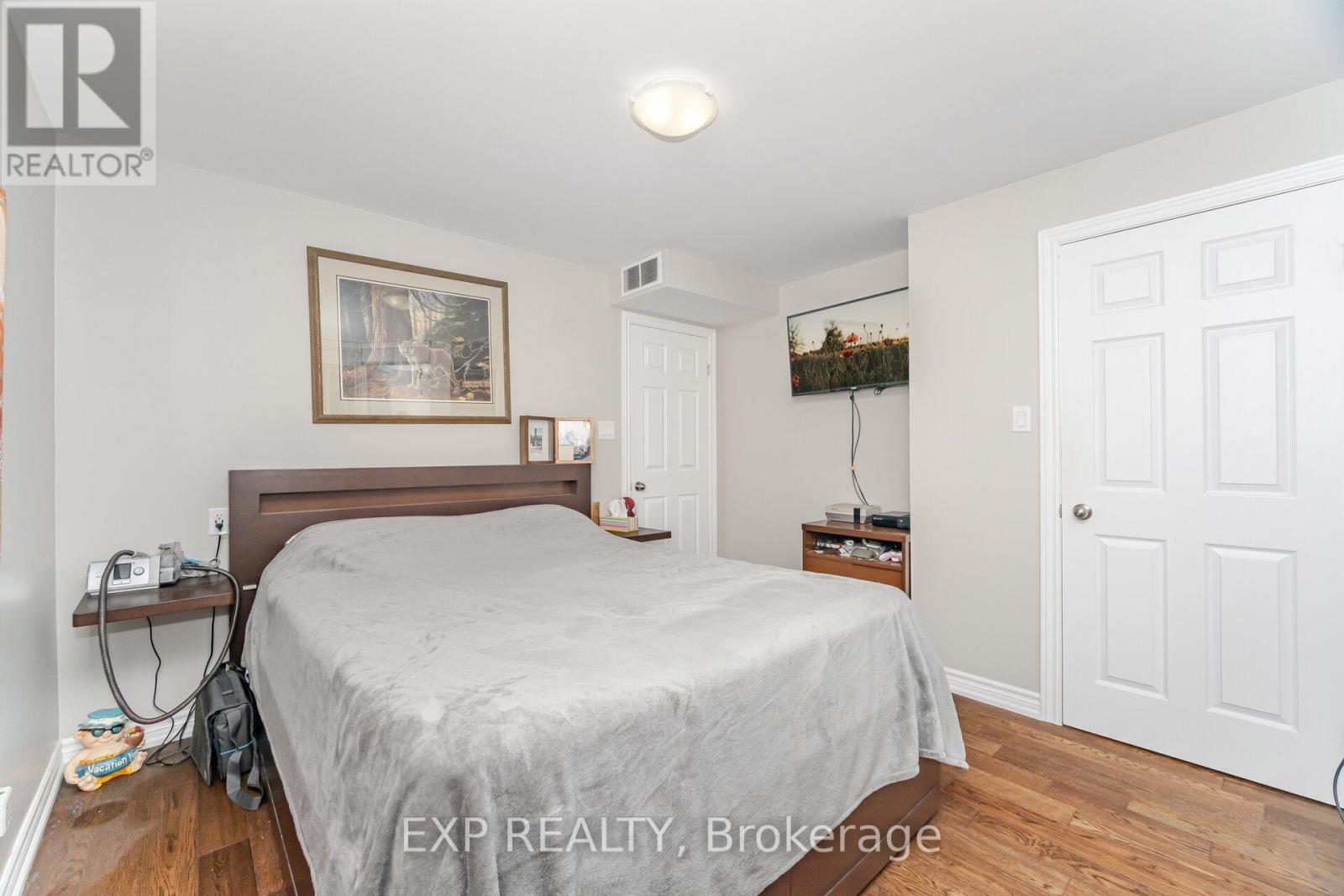2007 - 55 Centre Avenue, Toronto, ON - Indoor Photo Showing Bedroom