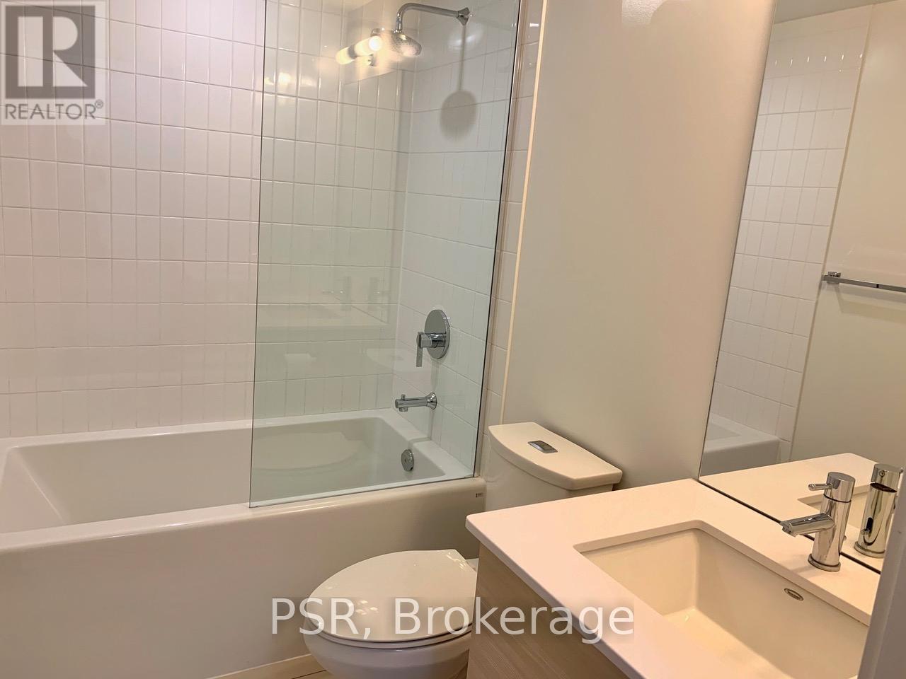 1708 - 210 Simcoe Street, Toronto, ON - Indoor Photo Showing Bathroom