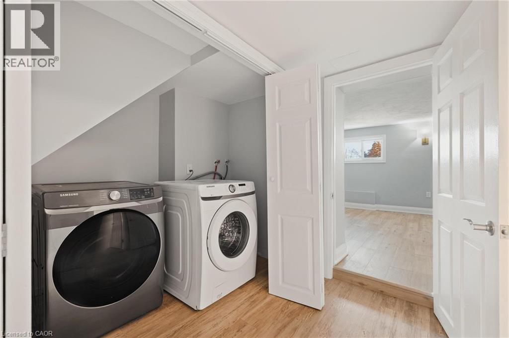 8 Talbot Street, Scotland, ON - Indoor Photo Showing Laundry Room