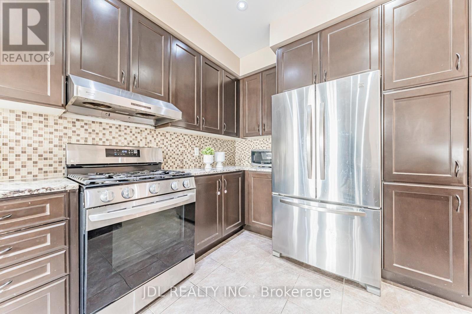14 Duncan Road, Markham, ON - Indoor Photo Showing Kitchen With Stainless Steel Kitchen With Upgraded Kitchen