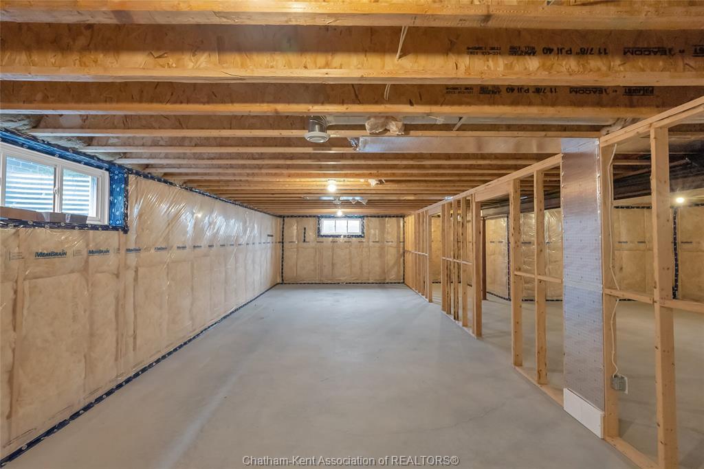 22 Evening Drive, Chatham, ON