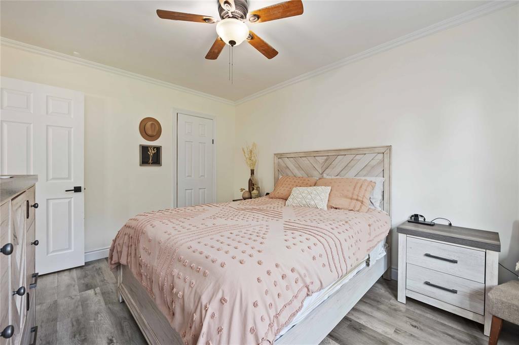 611 Errol Road West, Sarnia, ON