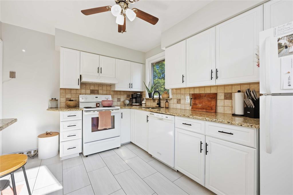 611 Errol Road West, Sarnia, ON