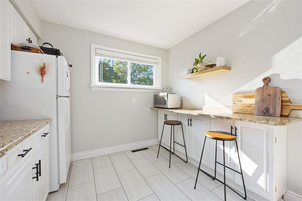 611 Errol Road West, Sarnia, ON