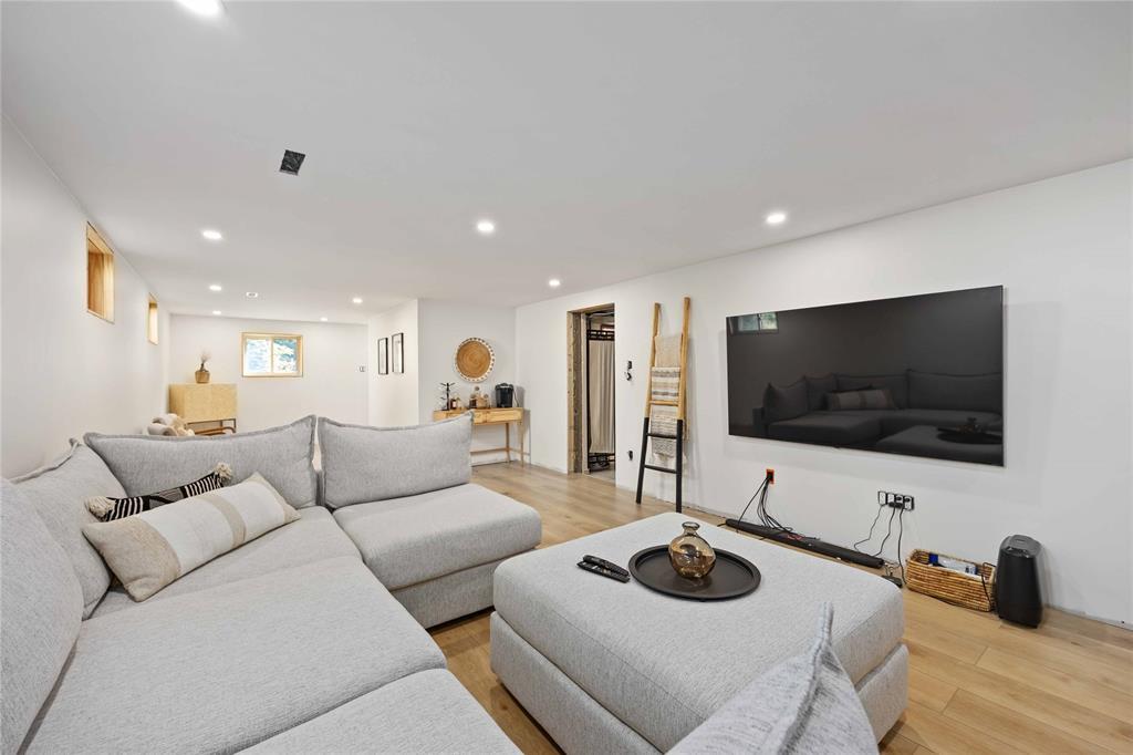 611 Errol Road West, Sarnia, ON