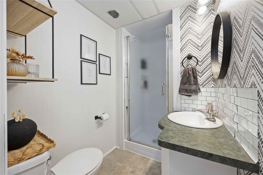 611 Errol Road West, Sarnia, ON