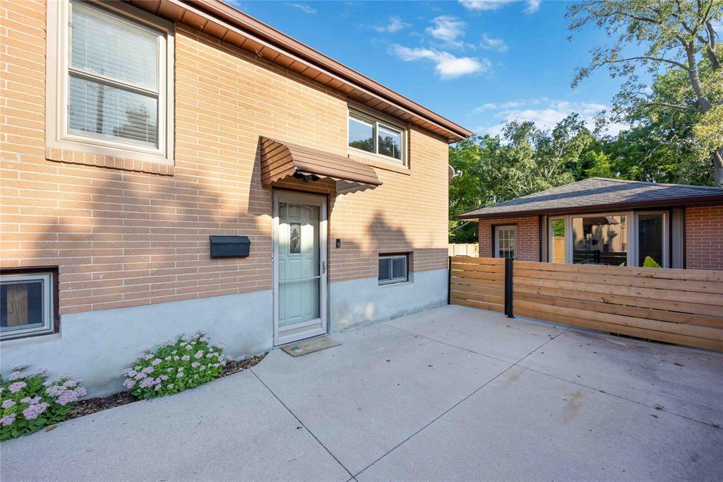 611 Errol Road West, Sarnia, ON