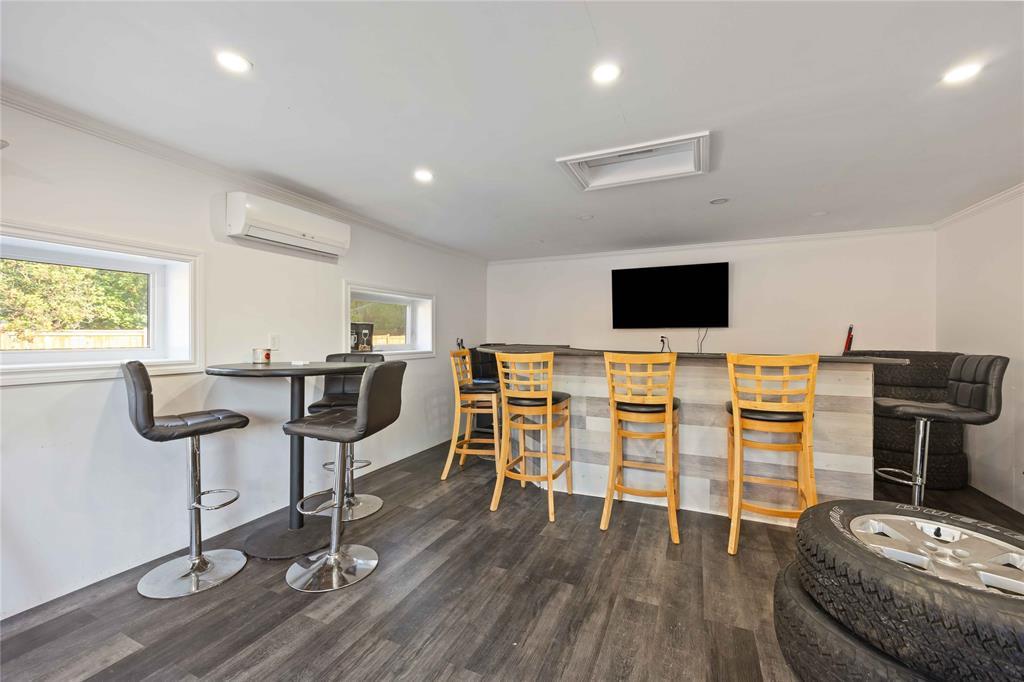 611 Errol Road West, Sarnia, ON