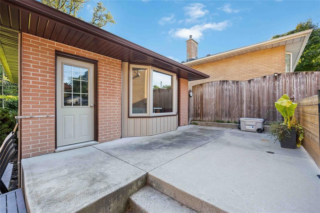 611 Errol Road West, Sarnia, ON