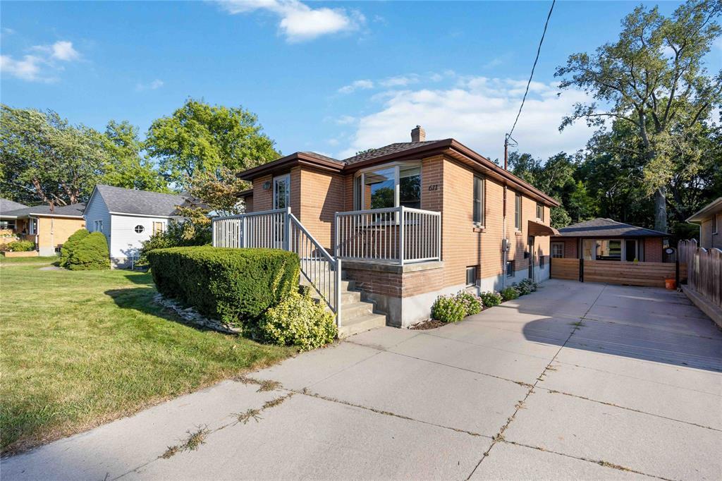 611 Errol Road West, Sarnia, ON