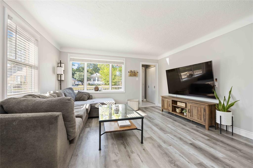 611 Errol Road West, Sarnia, ON