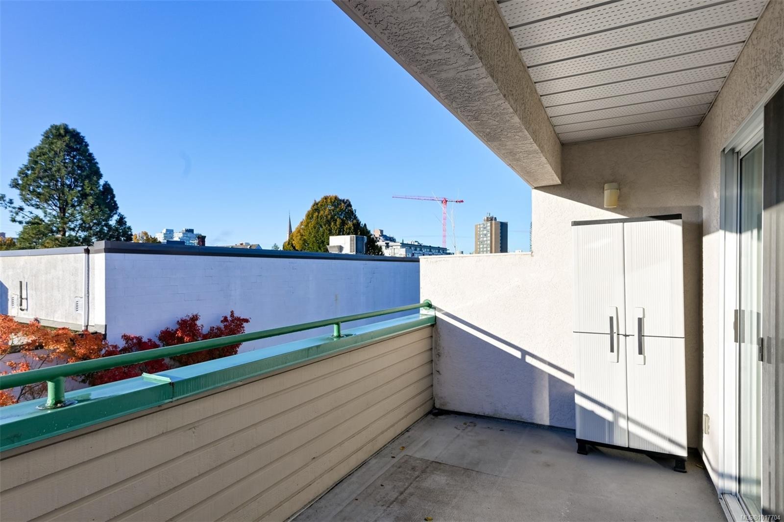 302-1007 Caledonia Ave, Victoria, BC - Outdoor With Balcony With Exterior