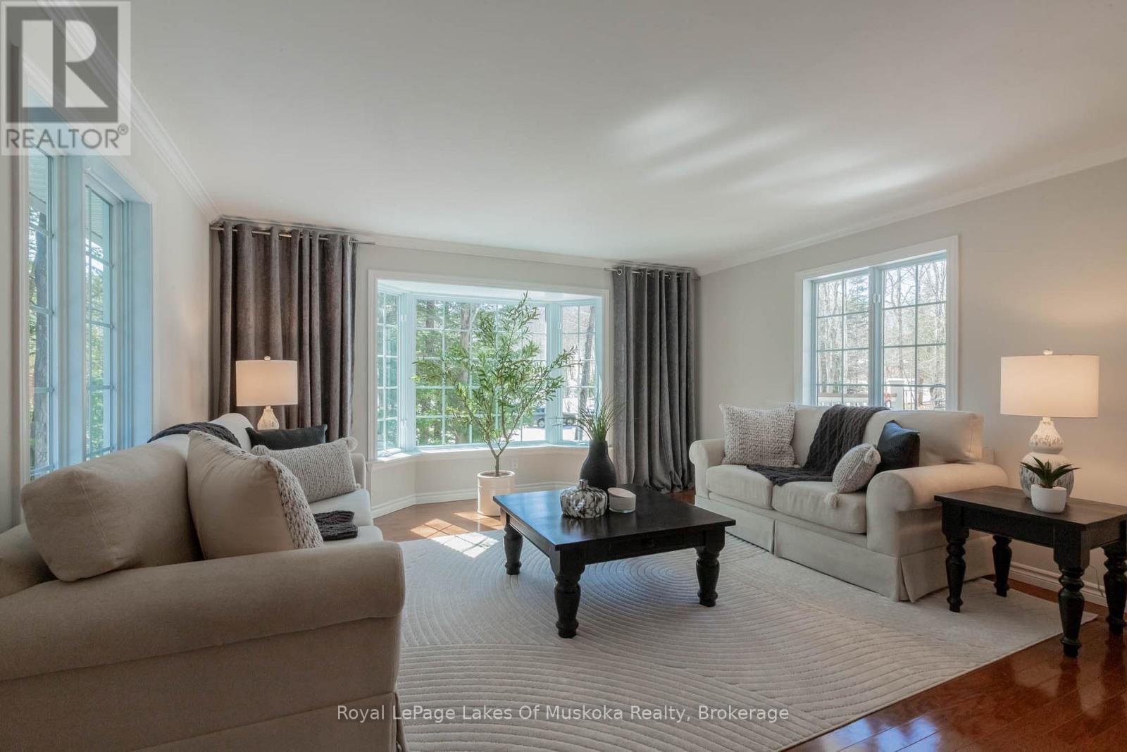 24 Birchwood Crescent, Huntsville (Brunel), ON - Indoor Photo Showing Living Room