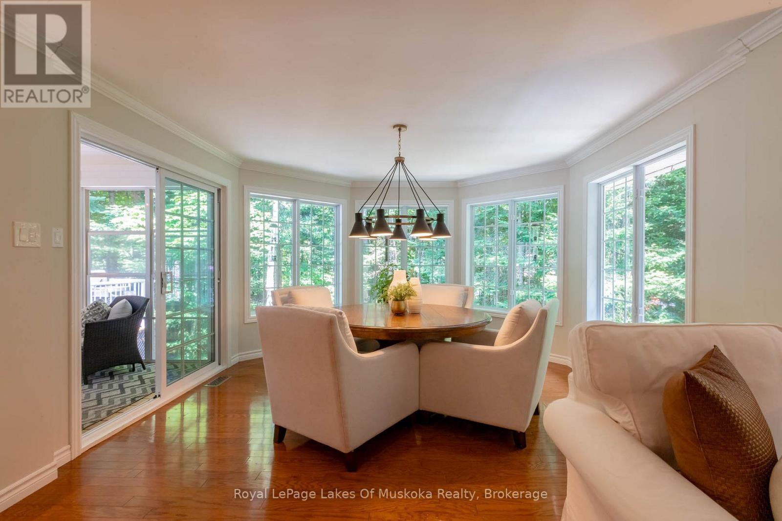 24 Birchwood Crescent, Huntsville (Brunel), ON - Indoor Photo Showing Living Room