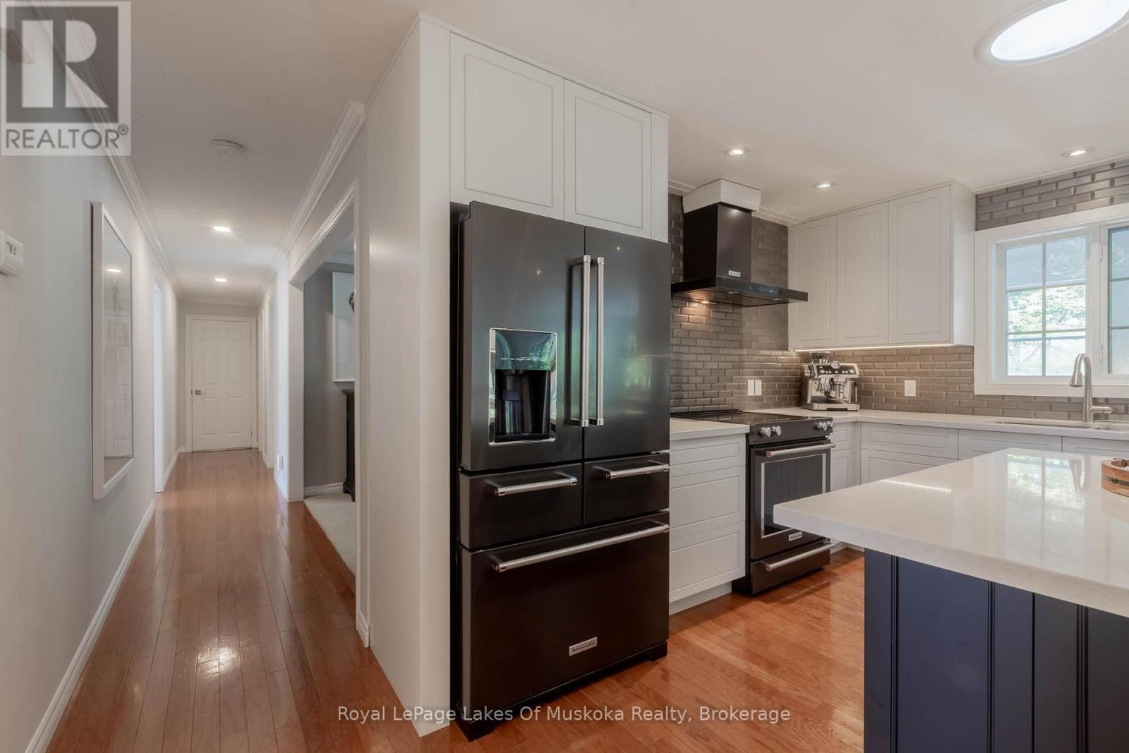 24 Birchwood Crescent, Huntsville (Brunel), ON - Indoor Photo Showing Kitchen With Upgraded Kitchen