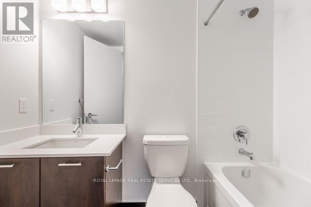2310 - 2220 Lake Shore Boulevard, Toronto, ON - Indoor Photo Showing Bathroom
