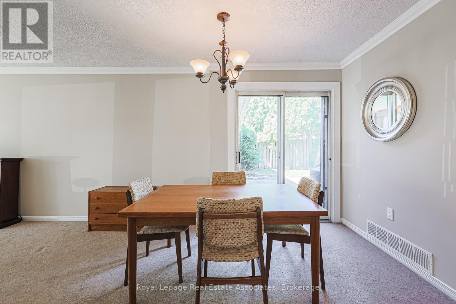 958 Fletcher Valley Crescent, Mississauga, ON - Indoor Photo Showing Dining Room