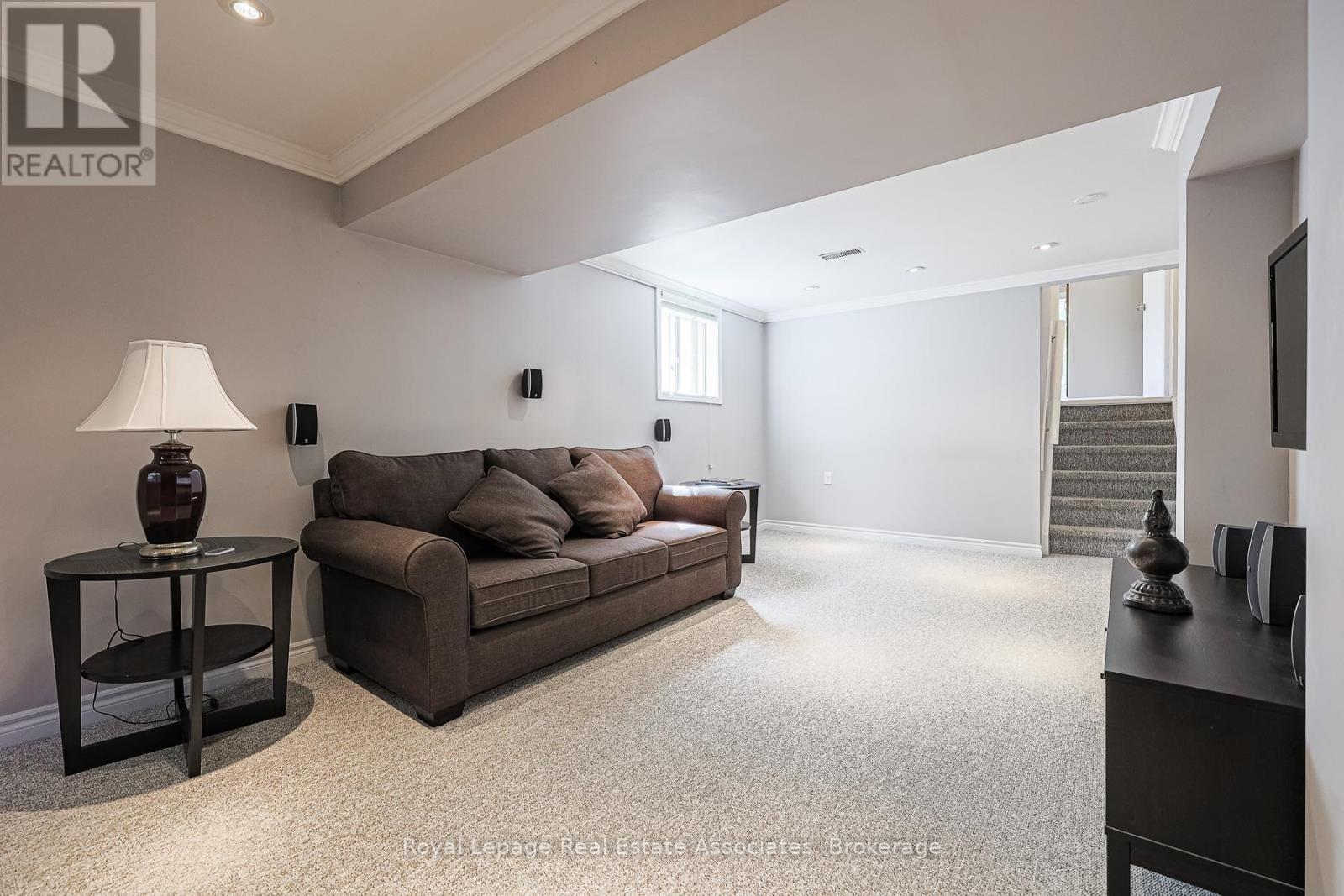 958 Fletcher Valley Crescent, Mississauga, ON - Indoor