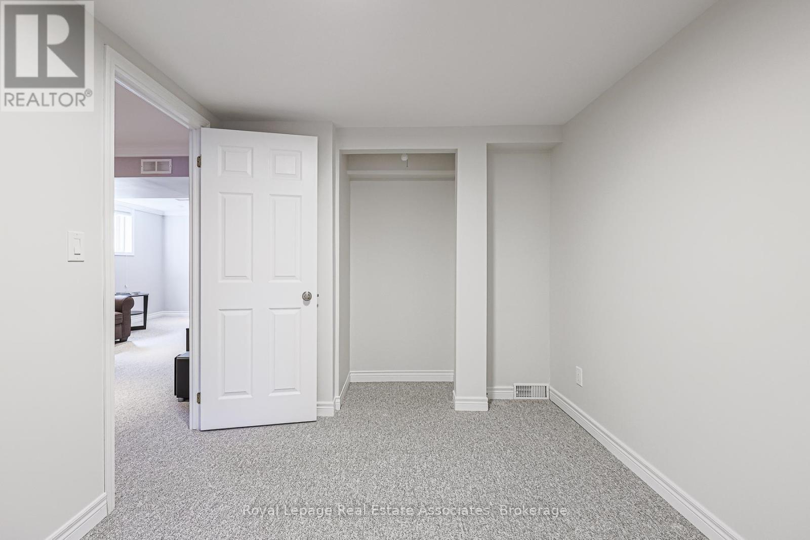 958 Fletcher Valley Crescent, Mississauga, ON - Indoor