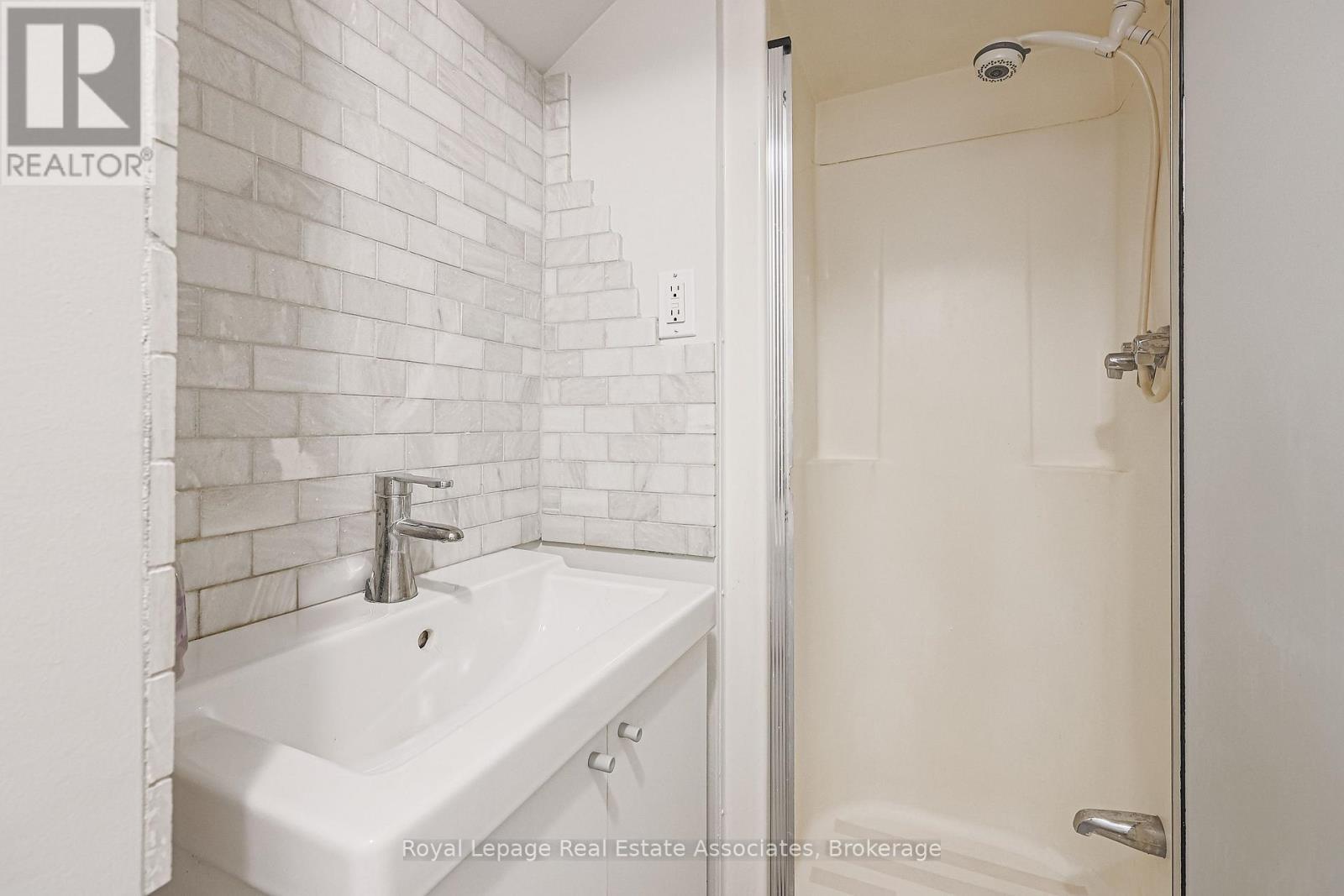 958 Fletcher Valley Crescent, Mississauga, ON - Indoor Photo Showing Bathroom