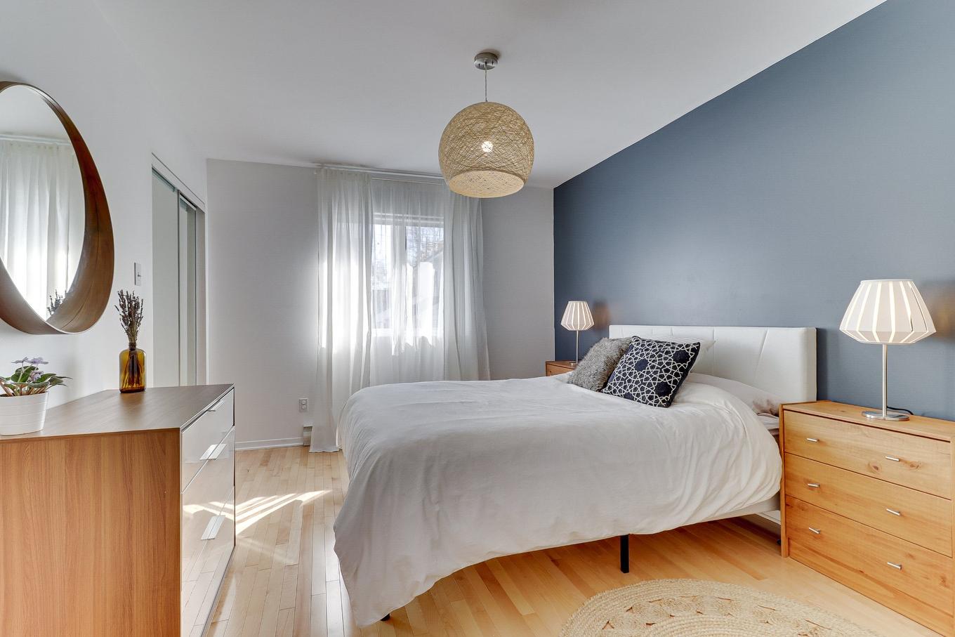 Chambre à coucher principale - 7588 Rue François-Chartrand, Laval (Duvernay), QC - Indoor Photo Showing Bedroom