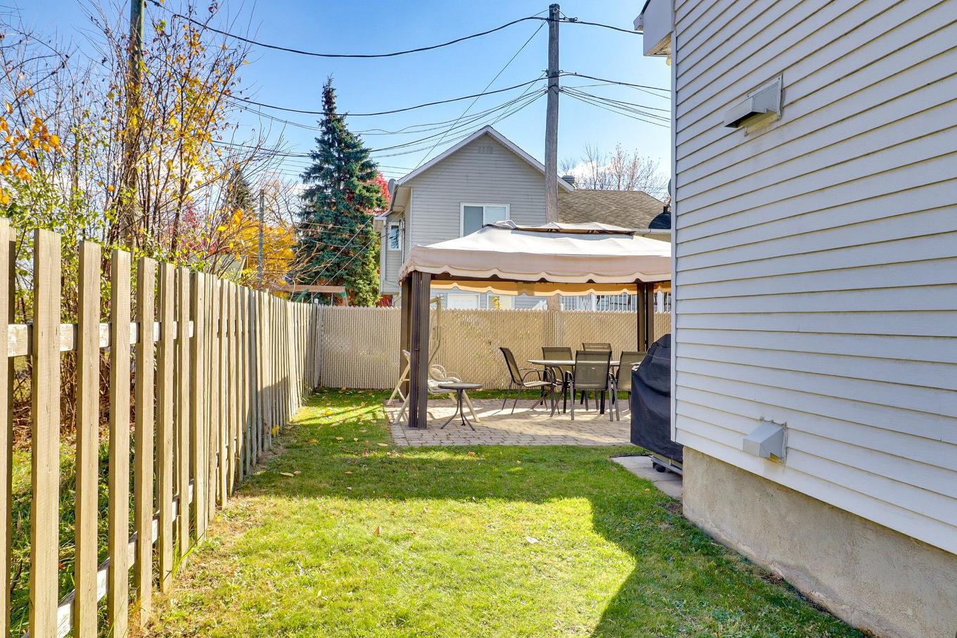 Cour - 7588 Rue François-Chartrand, Laval (Duvernay), QC - Outdoor